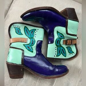 Hand painted Frye Boots size 7